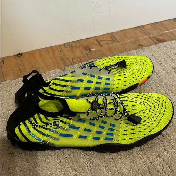 Water Shoes Sneakers W’s sz 9.5 (Euro 40) M’s sz 7.5 Quick Dry Workout NEW Neon - Picture 2 of 5